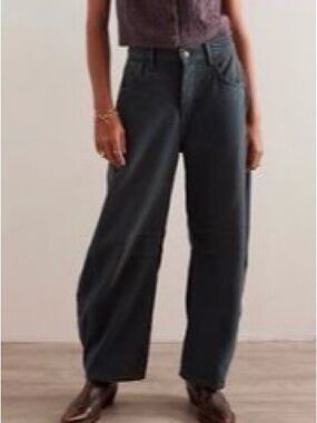 NWOT We the free GOOD LUCK barrel jeans, 31S